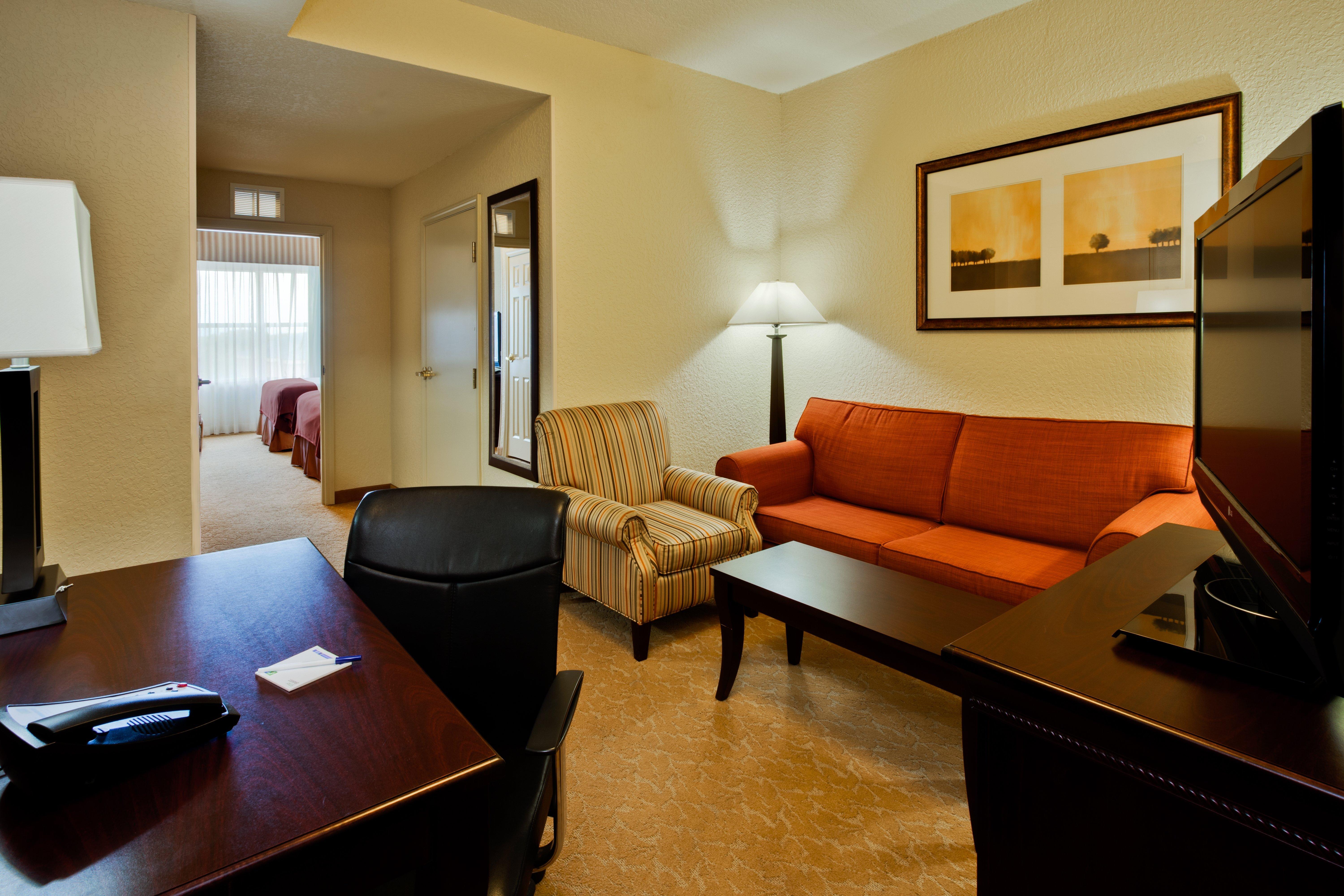 Holiday Inn Express & Suites Lakeland North I-4 By Ihg Bagian luar foto