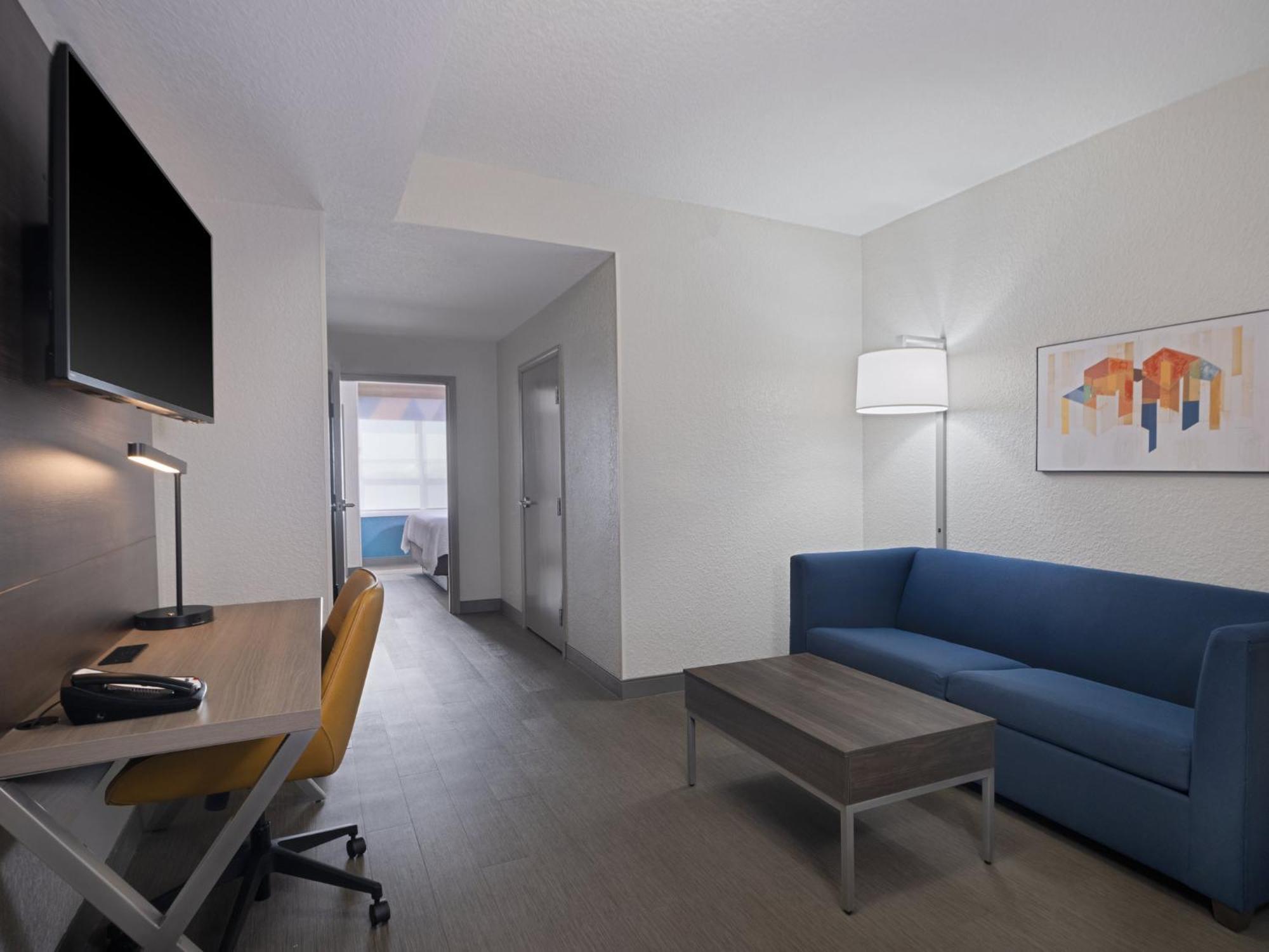 Holiday Inn Express & Suites Lakeland North I-4 By Ihg Bagian luar foto