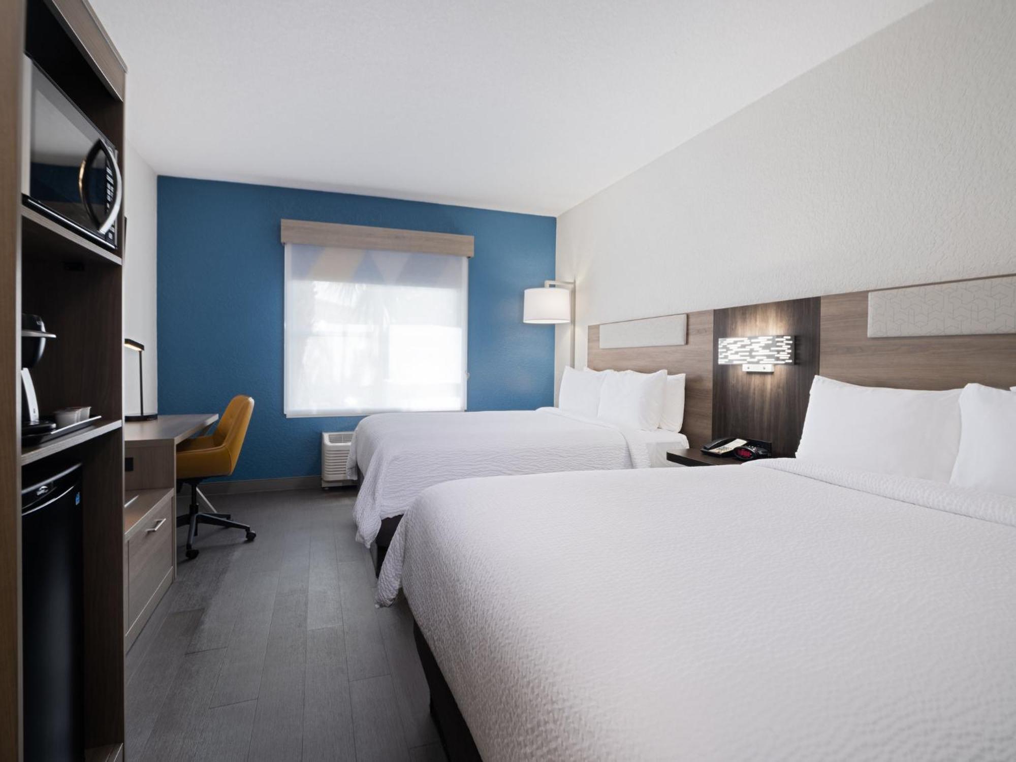 Holiday Inn Express & Suites Lakeland North I-4 By Ihg Bagian luar foto