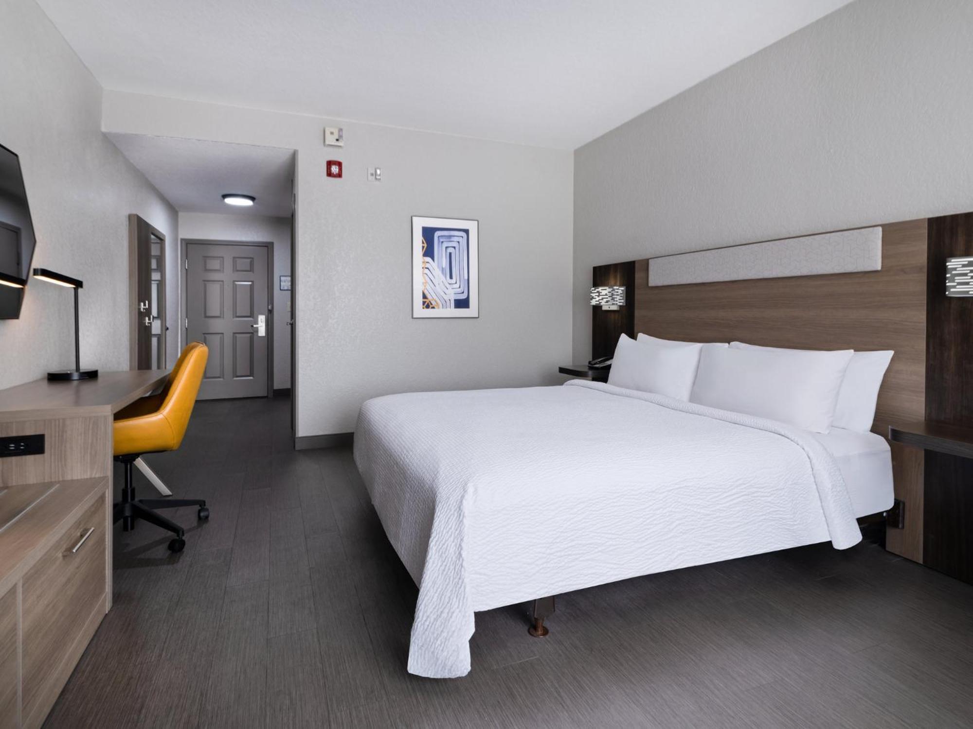 Holiday Inn Express & Suites Lakeland North I-4 By Ihg Bagian luar foto