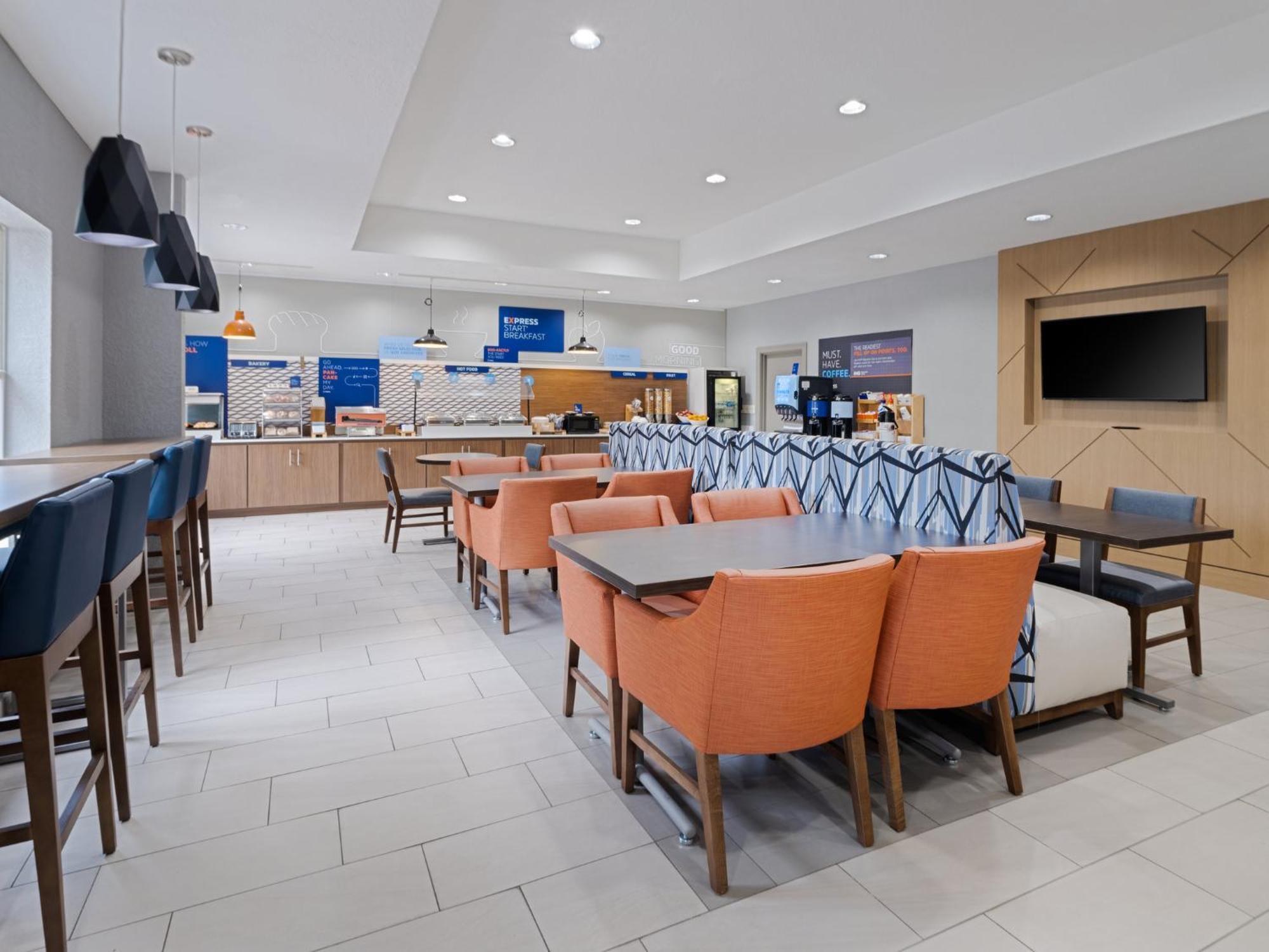 Holiday Inn Express & Suites Lakeland North I-4 By Ihg Bagian luar foto