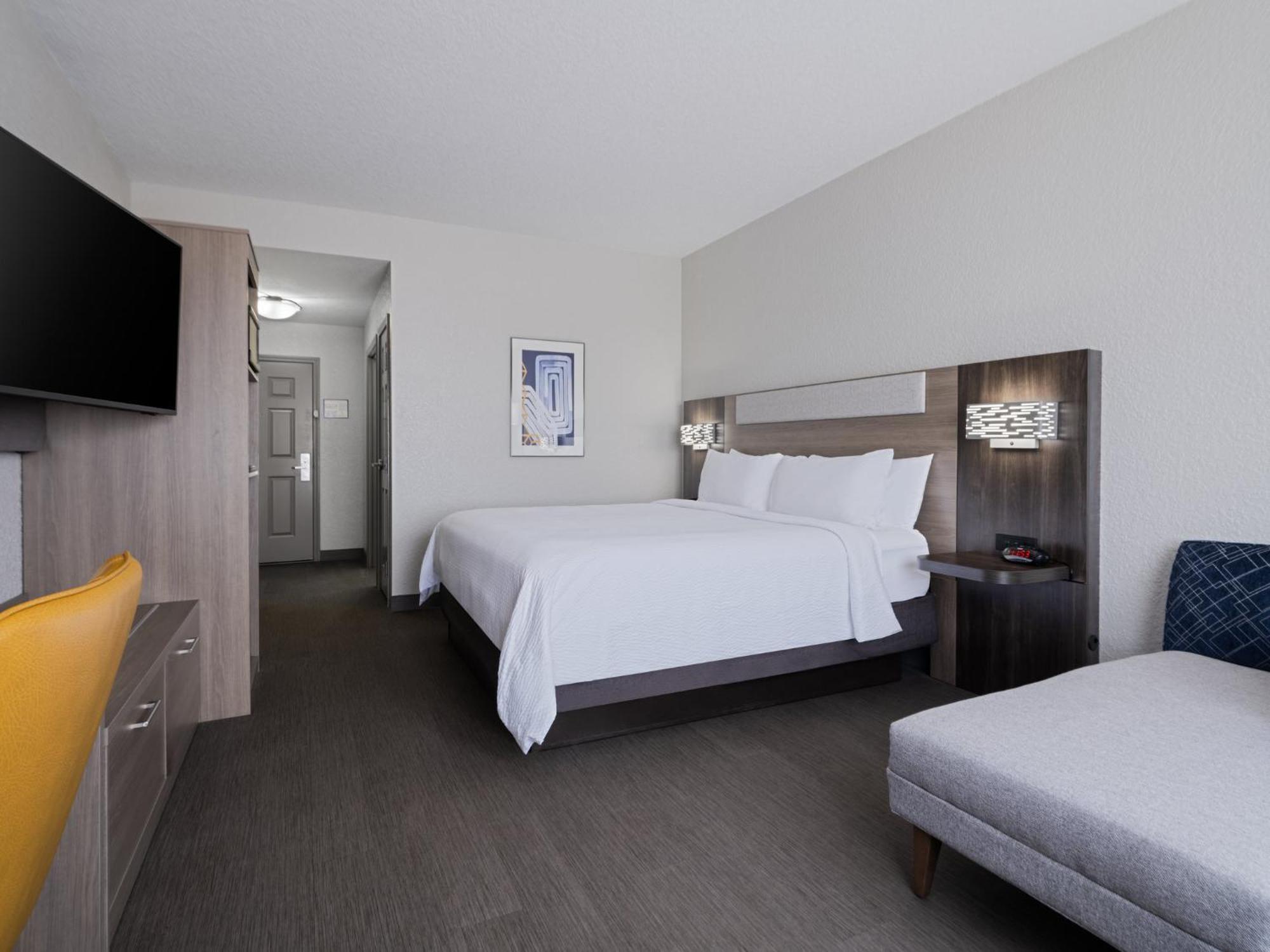 Holiday Inn Express & Suites Lakeland North I-4 By Ihg Bagian luar foto