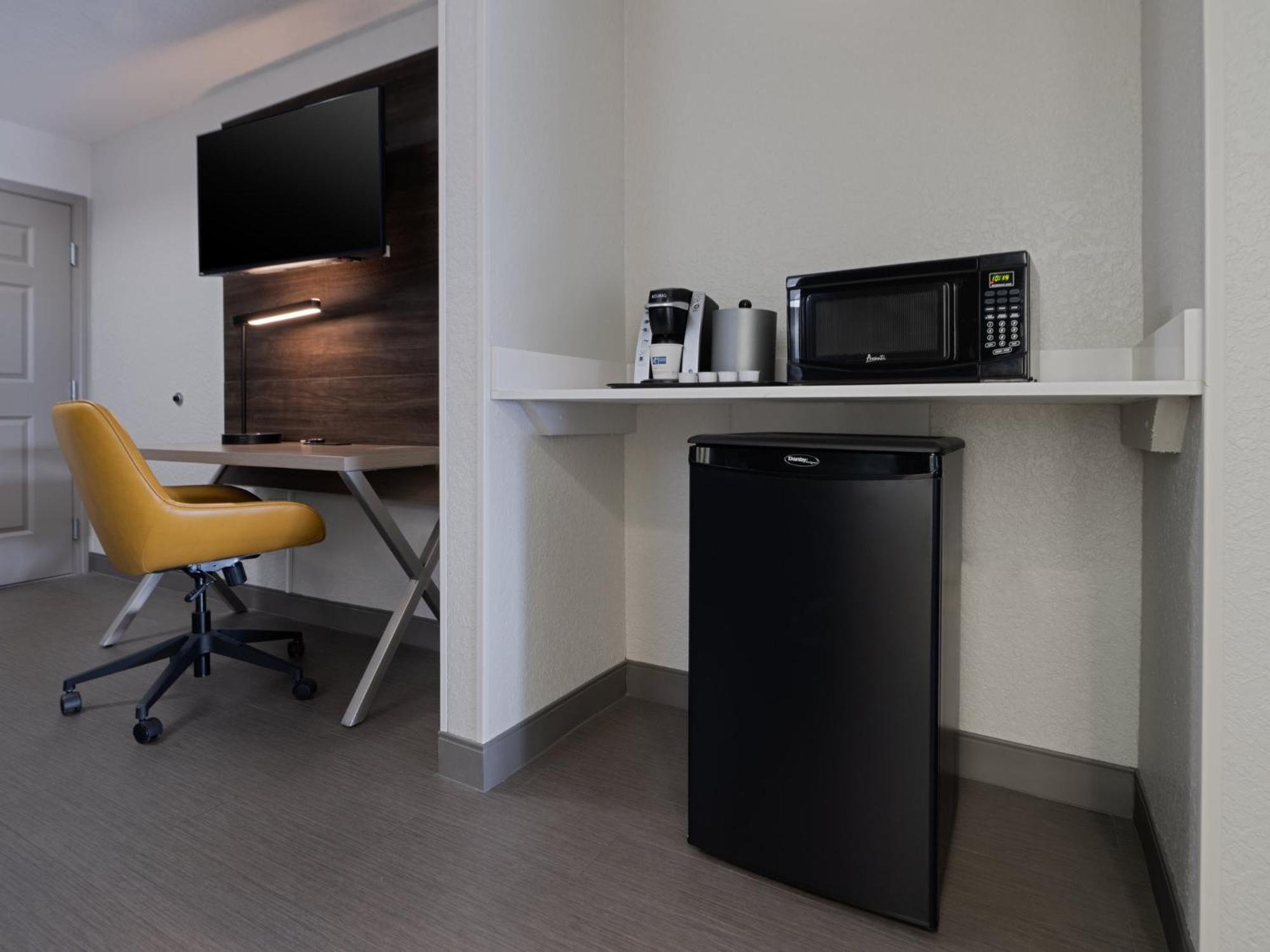 Holiday Inn Express & Suites Lakeland North I-4 By Ihg Bagian luar foto