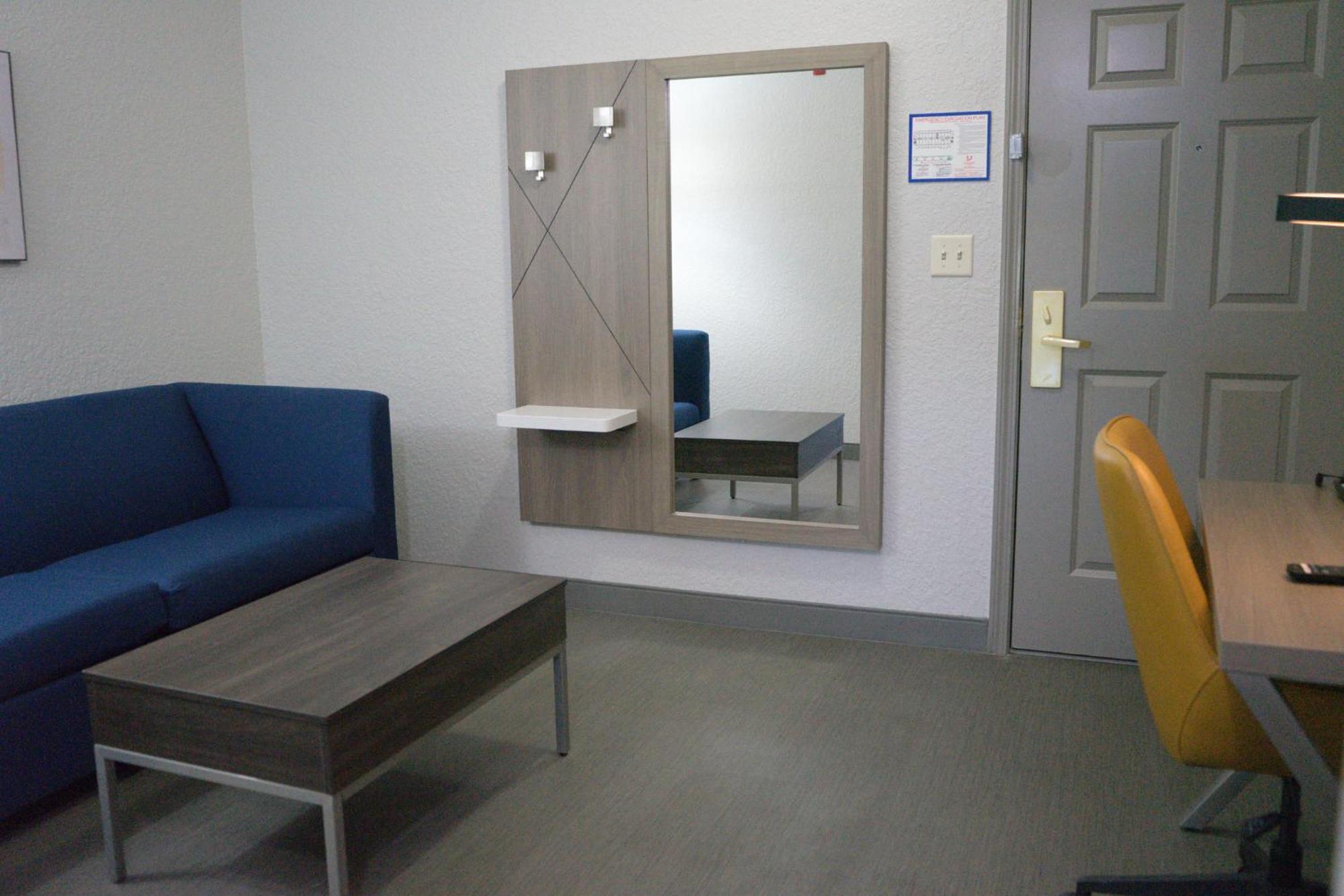 Holiday Inn Express & Suites Lakeland North I-4 By Ihg Bagian luar foto