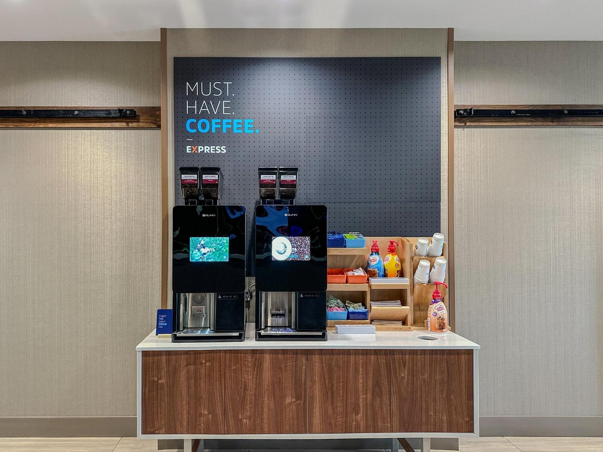 Holiday Inn Express & Suites Lakeland North I-4 By Ihg Bagian luar foto