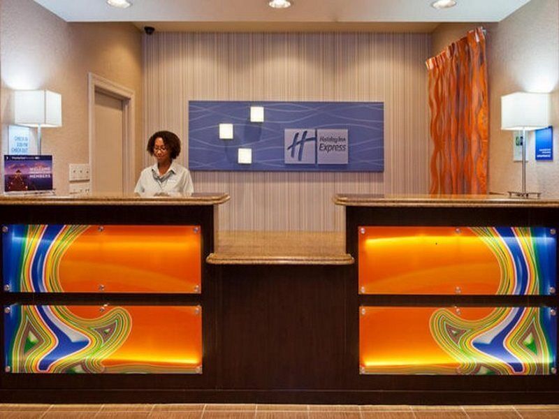 Holiday Inn Express & Suites Lakeland North I-4 By Ihg Bagian luar foto